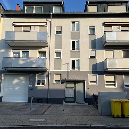 Grosse Gemuetliche Ferienwohnung Mit Klimaanlage, Parkplatz Inklusive Top ! Fürth Extérieur photo
