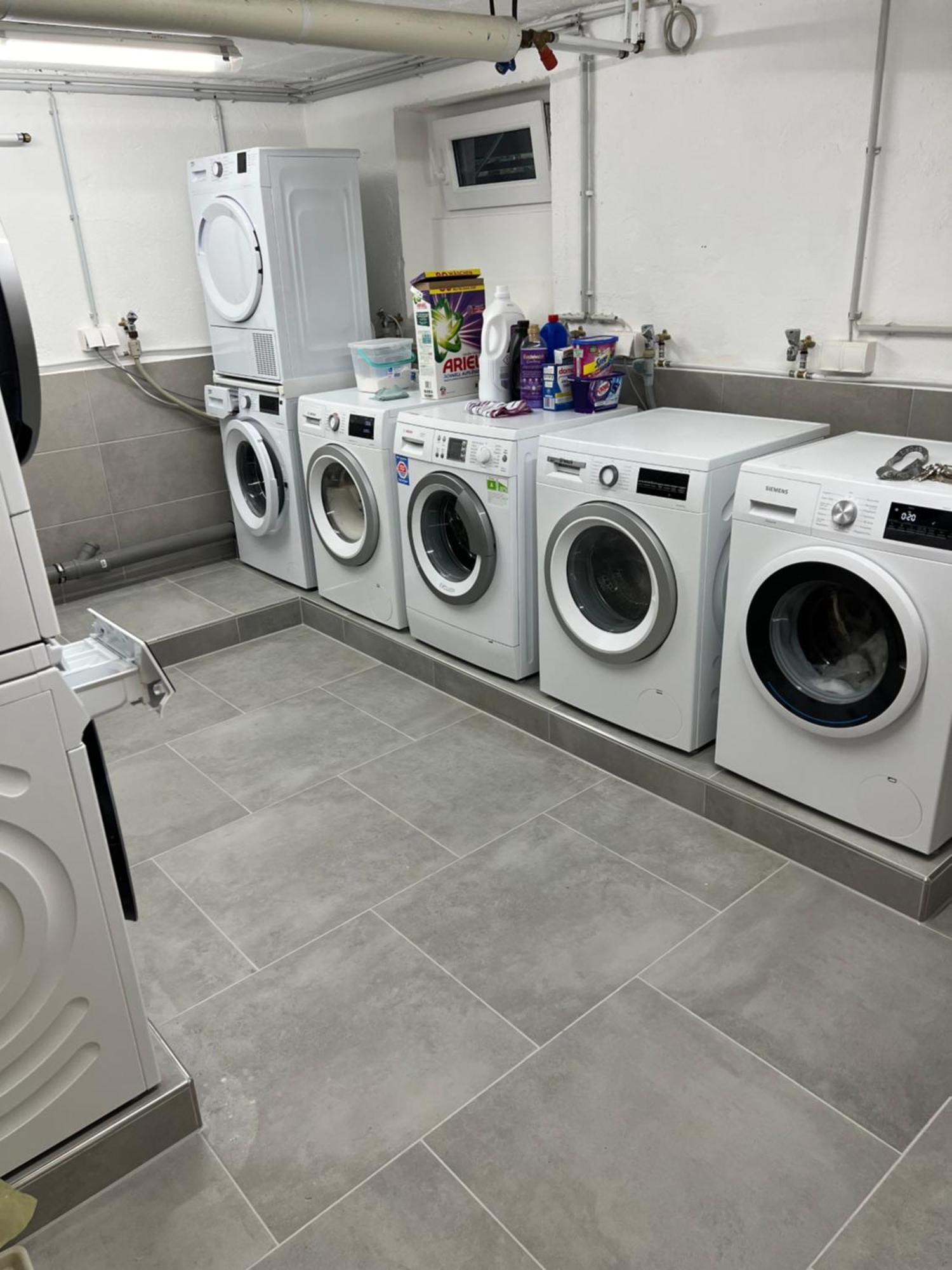 Grosse Gemuetliche Ferienwohnung Mit Klimaanlage, Parkplatz Inklusive Top ! Fürth Extérieur photo