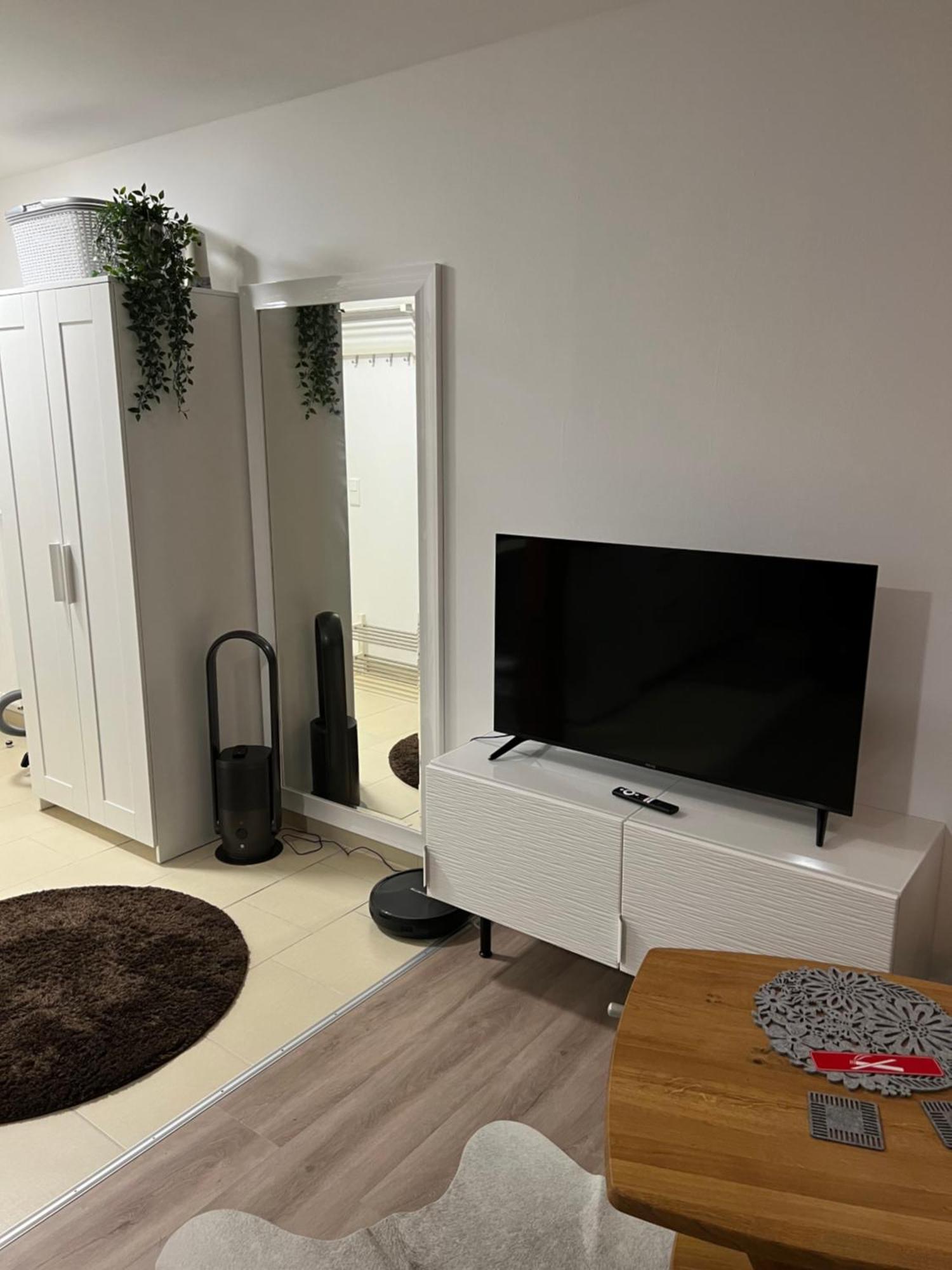 Grosse Gemuetliche Ferienwohnung Mit Klimaanlage, Parkplatz Inklusive Top ! Fürth Extérieur photo