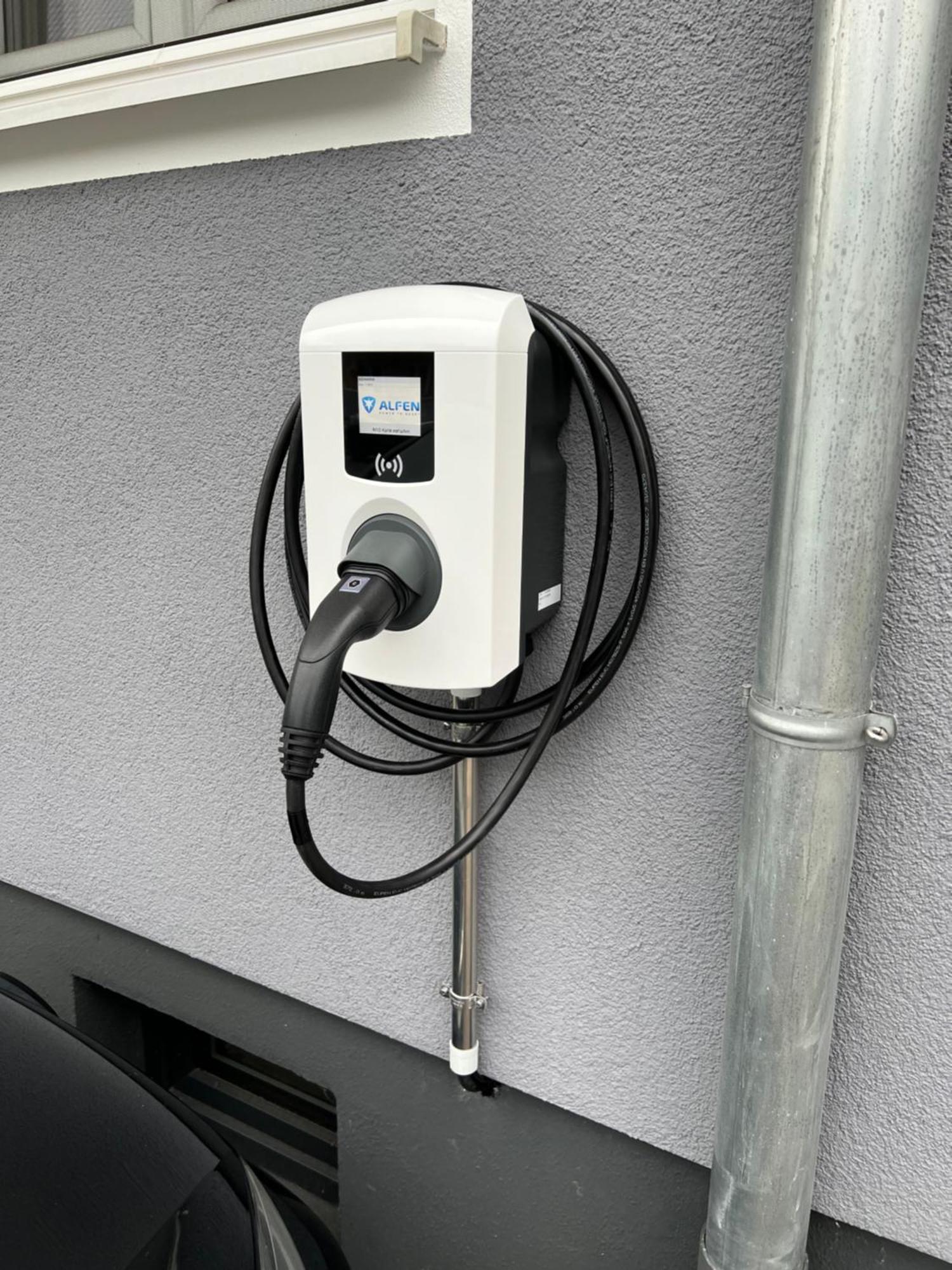 Grosse Gemuetliche Ferienwohnung Mit Klimaanlage, Parkplatz Inklusive Top ! Fürth Extérieur photo