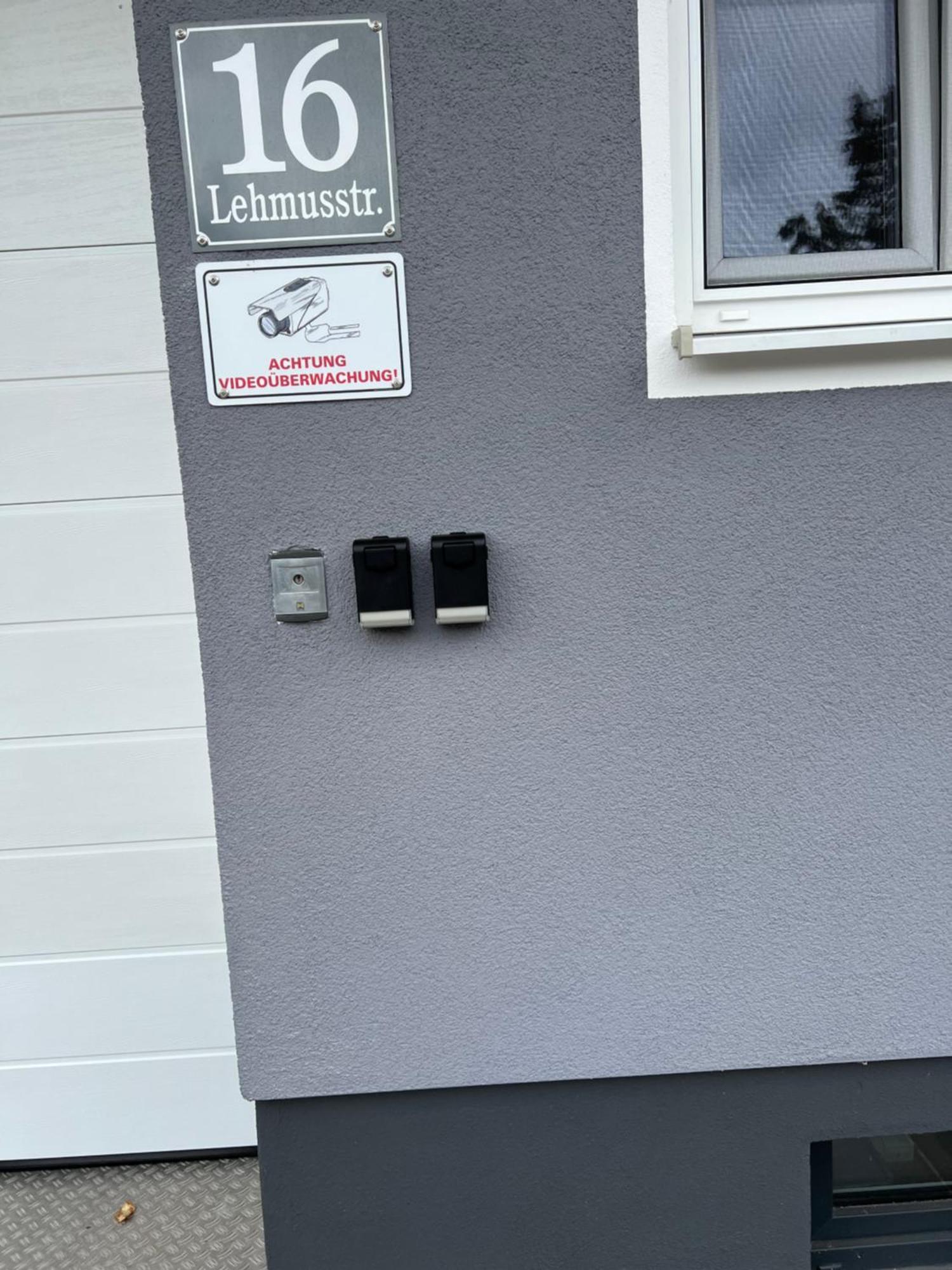 Grosse Gemuetliche Ferienwohnung Mit Klimaanlage, Parkplatz Inklusive Top ! Fürth Extérieur photo