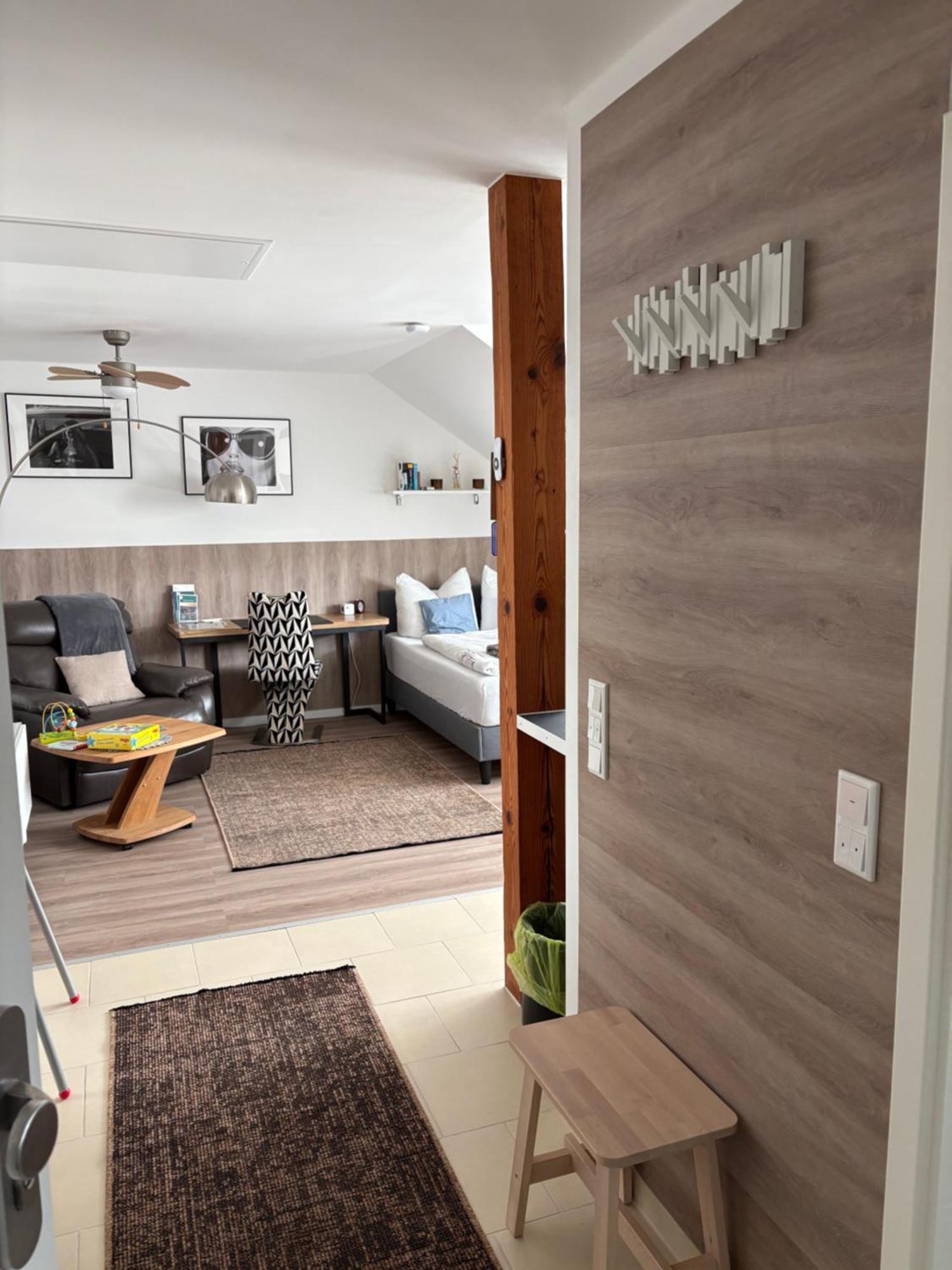 Grosse Gemuetliche Ferienwohnung Mit Klimaanlage, Parkplatz Inklusive Top ! Fürth Extérieur photo