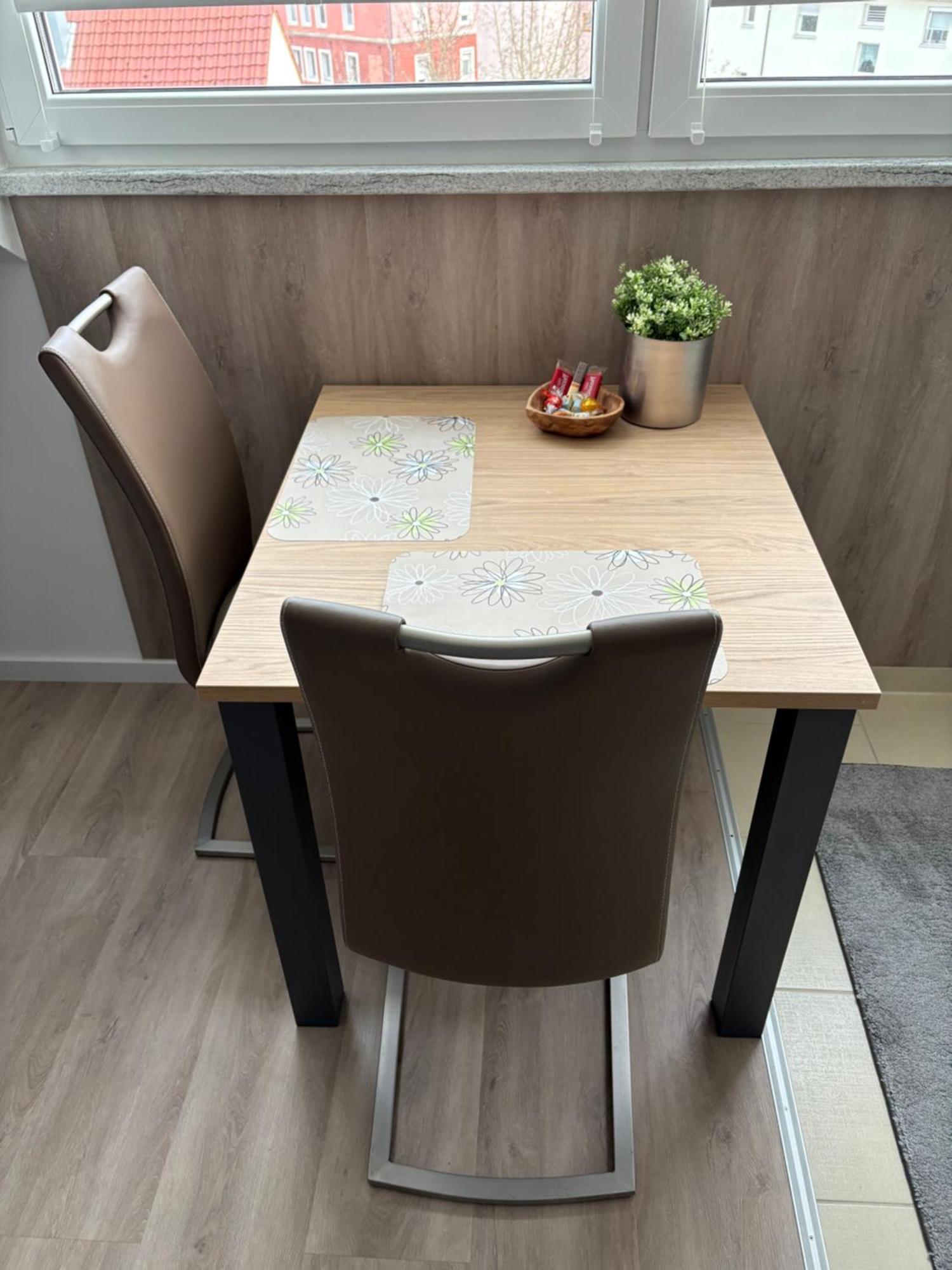 Grosse Gemuetliche Ferienwohnung Mit Klimaanlage, Parkplatz Inklusive Top ! Fürth Extérieur photo